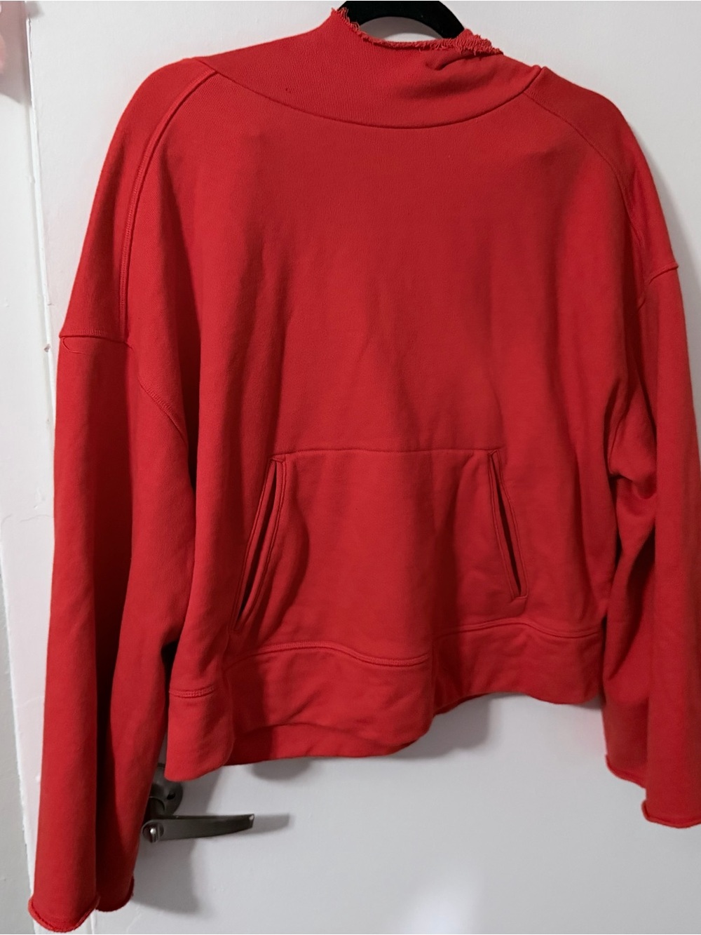 NWOT ALO CHERRY POP LOW KEY SWEATER